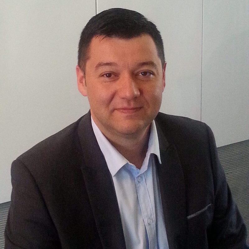 Ekspert finansowy Jakub Kowalski